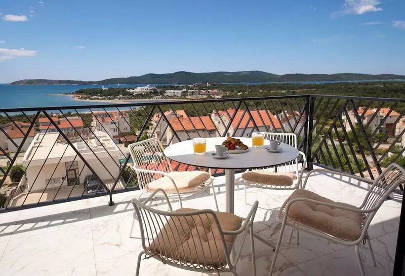 Mediterana Art Deco Resort