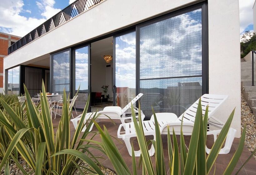 Mediterana Art Deco Resort