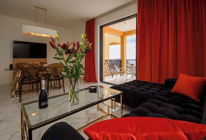 Mediterana Art Deco Resort