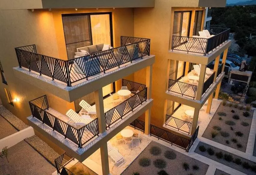 Mediterana Art Deco Resort