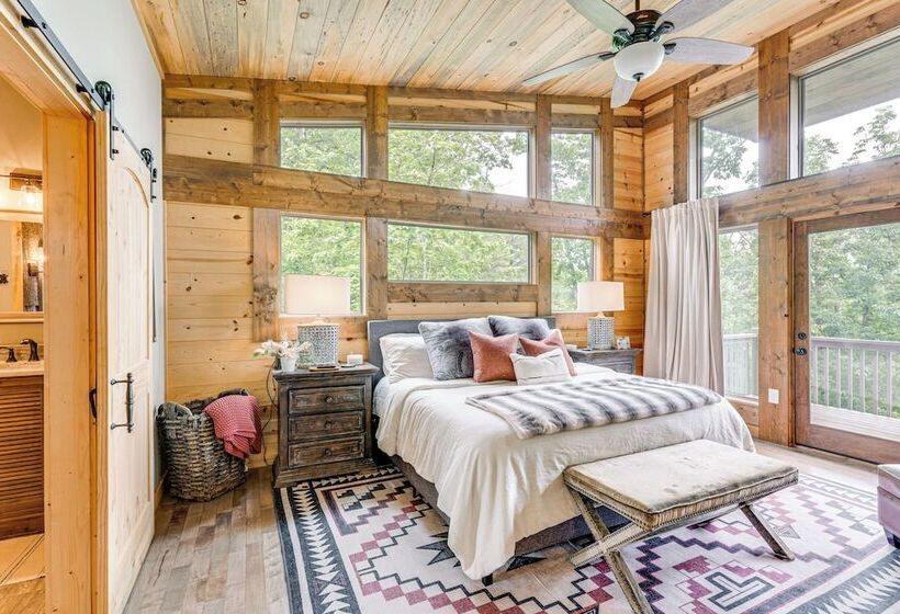 2 Decks, Grill, Hot Tub: Mountain Cabin In Murphy