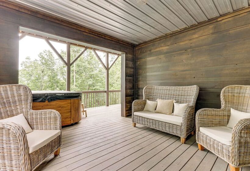 2 Decks, Grill, Hot Tub: Mountain Cabin In Murphy