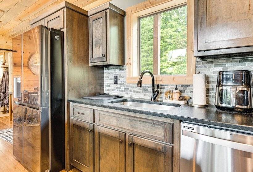 2 Decks, Grill, Hot Tub: Mountain Cabin In Murphy