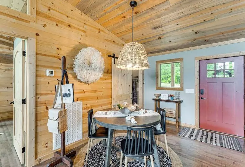 2 Decks, Grill, Hot Tub: Mountain Cabin In Murphy