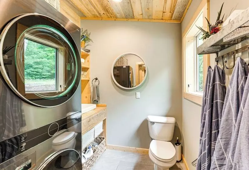 2 Decks, Grill, Hot Tub: Mountain Cabin In Murphy