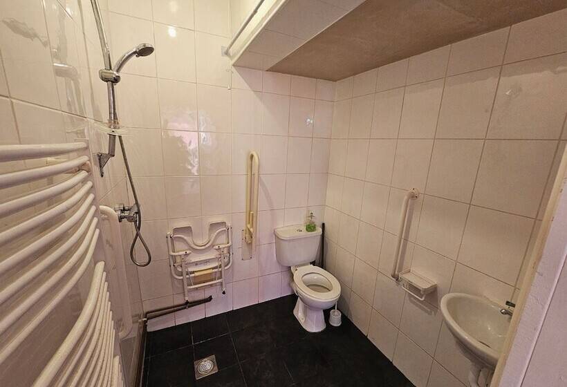 پانسیون 41 Buckingham Road