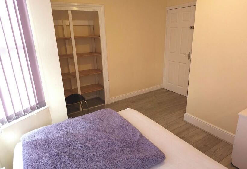 پانسیون 41 Buckingham Road