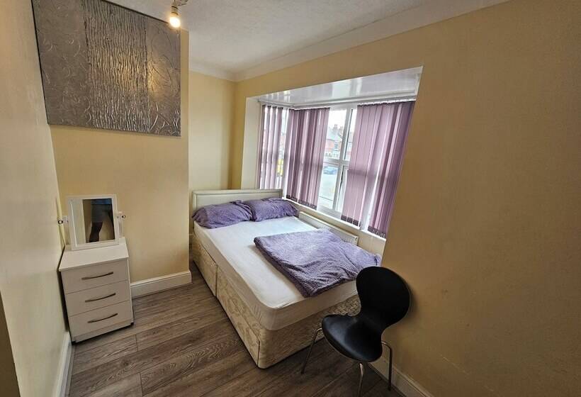 پانسیون 41 Buckingham Road