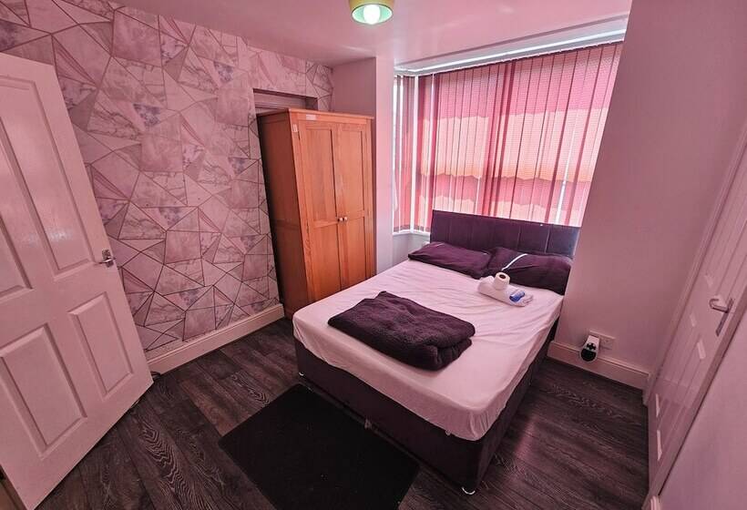 پانسیون 41 Buckingham Road