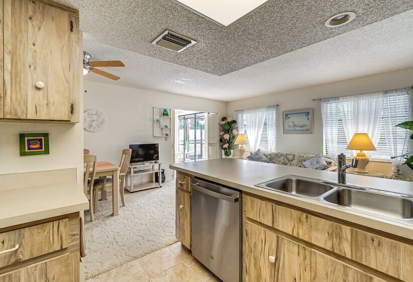 Pet Friendly Port Charlotte Home W/ Pool & Lanai!