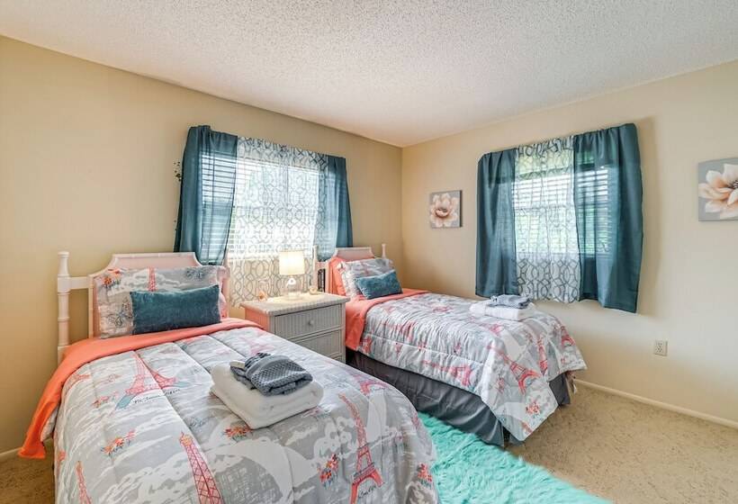 Pet Friendly Port Charlotte Home W/ Pool & Lanai!