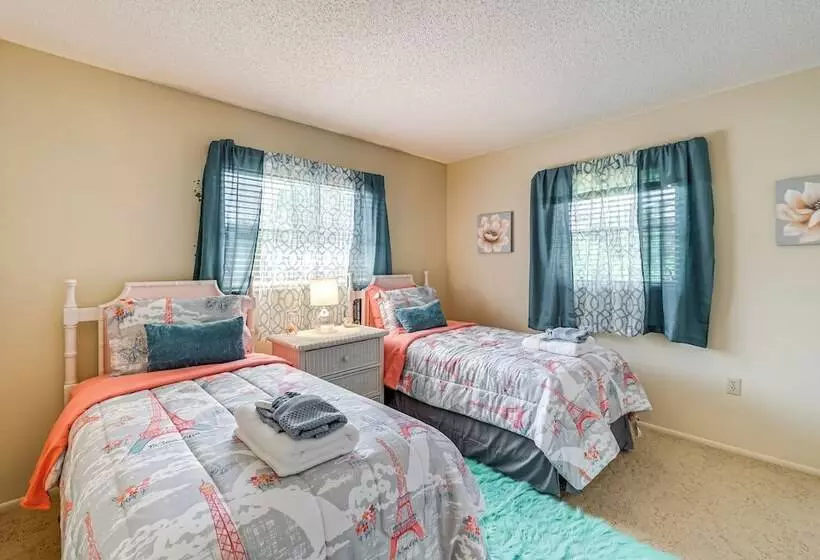 Pet Friendly Port Charlotte Home W/ Pool & Lanai!