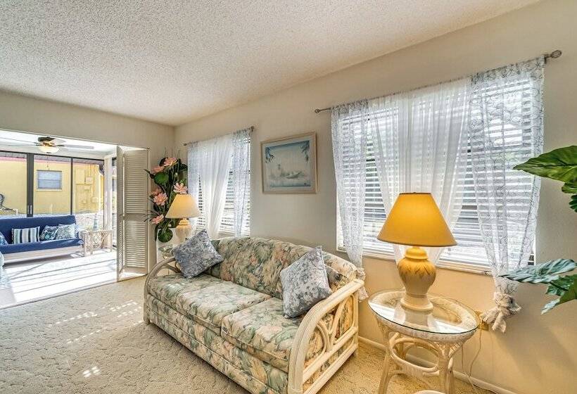 Pet Friendly Port Charlotte Home W/ Pool & Lanai!