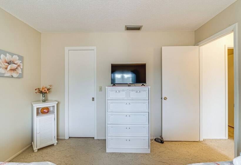 Pet Friendly Port Charlotte Home W/ Pool & Lanai!