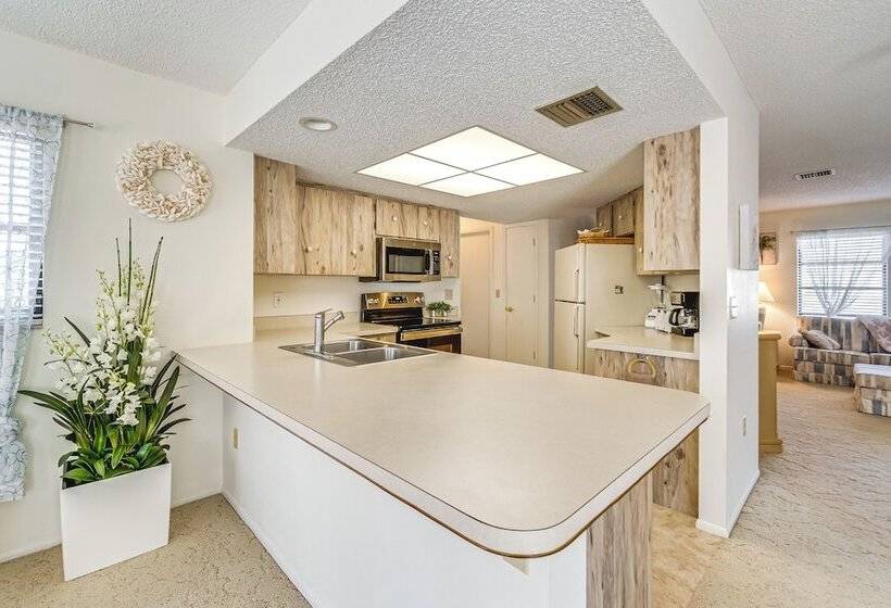 Pet Friendly Port Charlotte Home W/ Pool & Lanai!