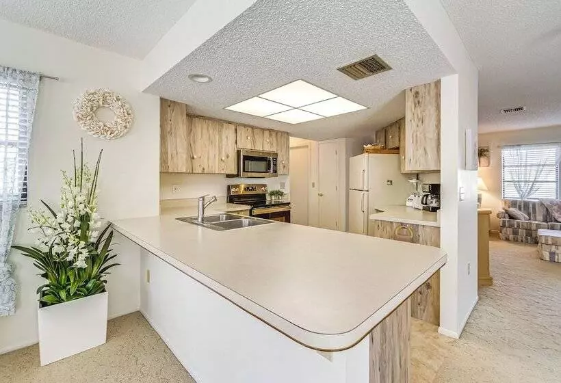 Pet Friendly Port Charlotte Home W/ Pool & Lanai!