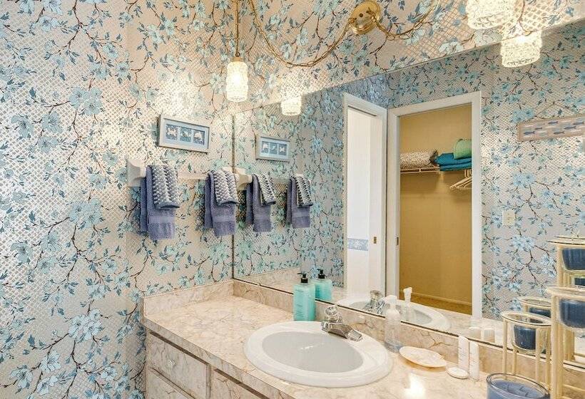 Pet Friendly Port Charlotte Home W/ Pool & Lanai!