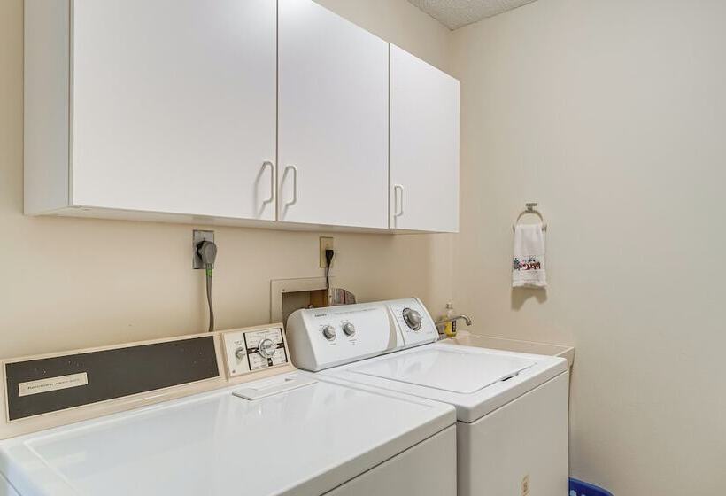 Pet Friendly Port Charlotte Home W/ Pool & Lanai!