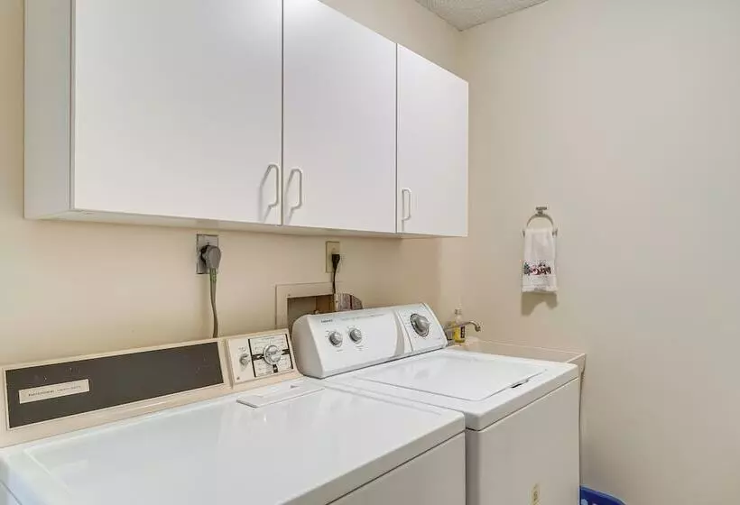Pet Friendly Port Charlotte Home W/ Pool & Lanai!