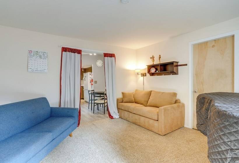 Pet Friendly Sammamish Home W/ Deck ~ 3 Mi To Lake