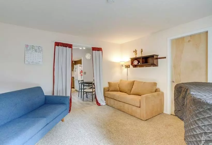 Pet Friendly Sammamish Home W/ Deck ~ 3 Mi To Lake