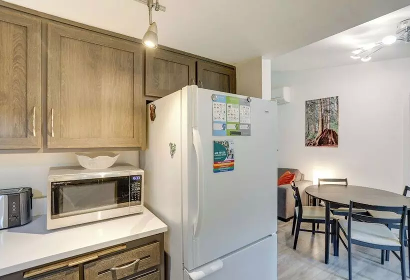 Pet Friendly Sammamish Home W/ Deck ~ 3 Mi To Lake