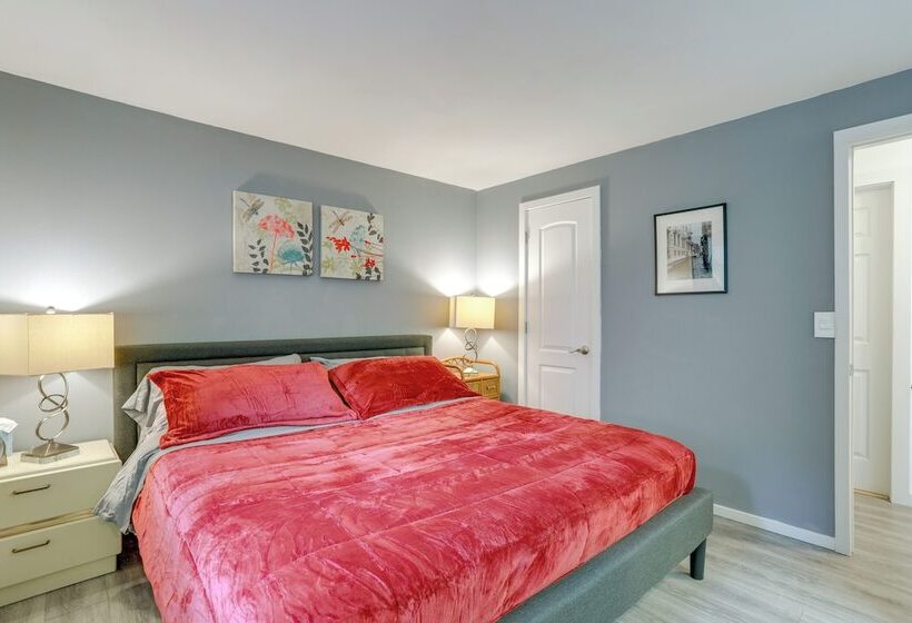 Pet Friendly Sammamish Home W/ Deck ~ 3 Mi To Lake