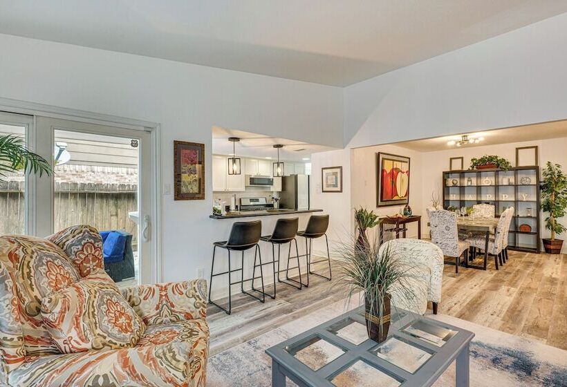 Pet Friendly Spring Home W/ Private Pool & Hot Tub