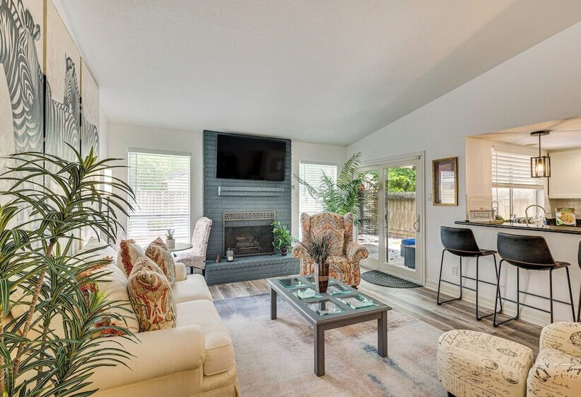 Pet Friendly Spring Home W/ Private Pool & Hot Tub