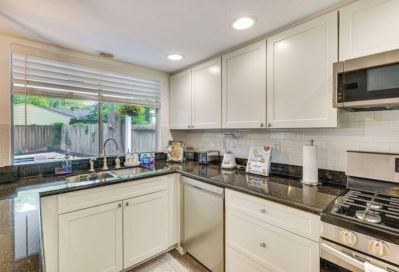 Pet Friendly Spring Home W/ Private Pool & Hot Tub