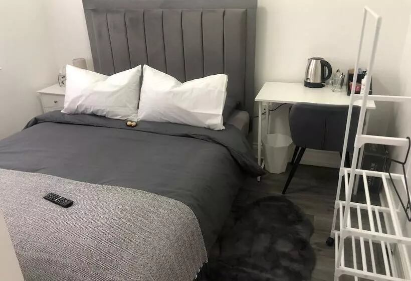 Residenssi Cosy Modern Double Room Fully Equipped