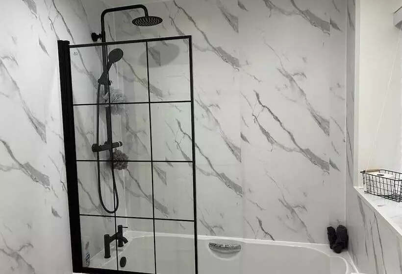 Residenssi Cosy Modern Double Room Fully Equipped