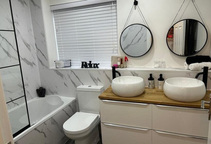 Резиденция Cosy Modern Double Room Fully Equipped