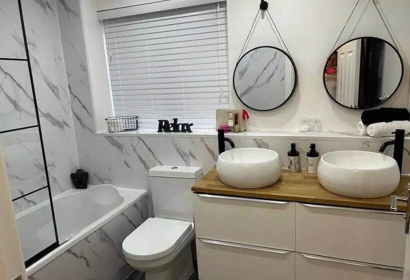 Residenssi Cosy Modern Double Room Fully Equipped