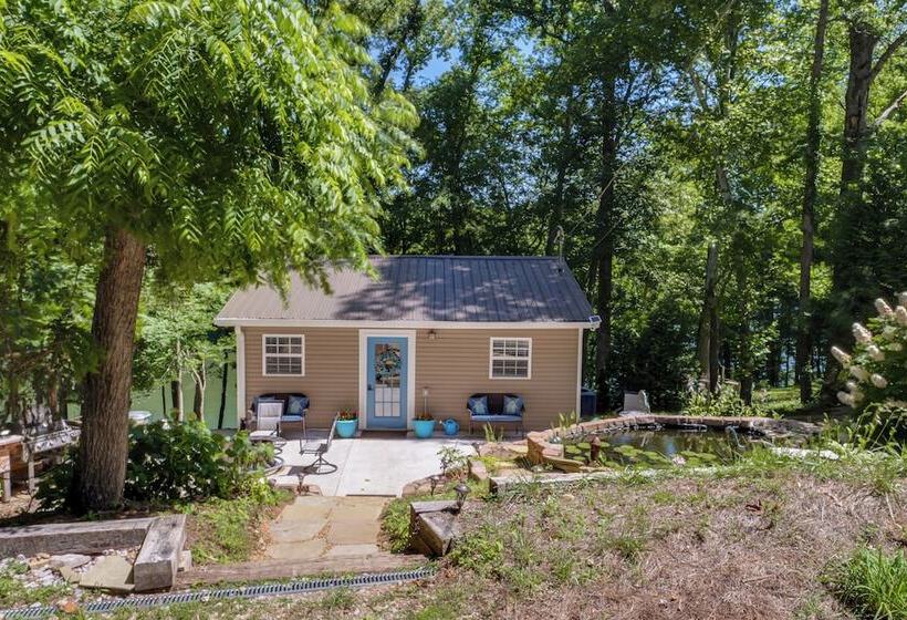Riverfront Cottage Near Rock Island State Park