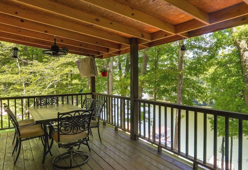 Riverfront Cottage Near Rock Island State Park