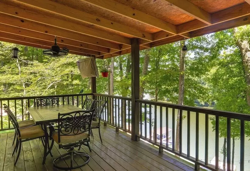 Riverfront Cottage Near Rock Island State Park