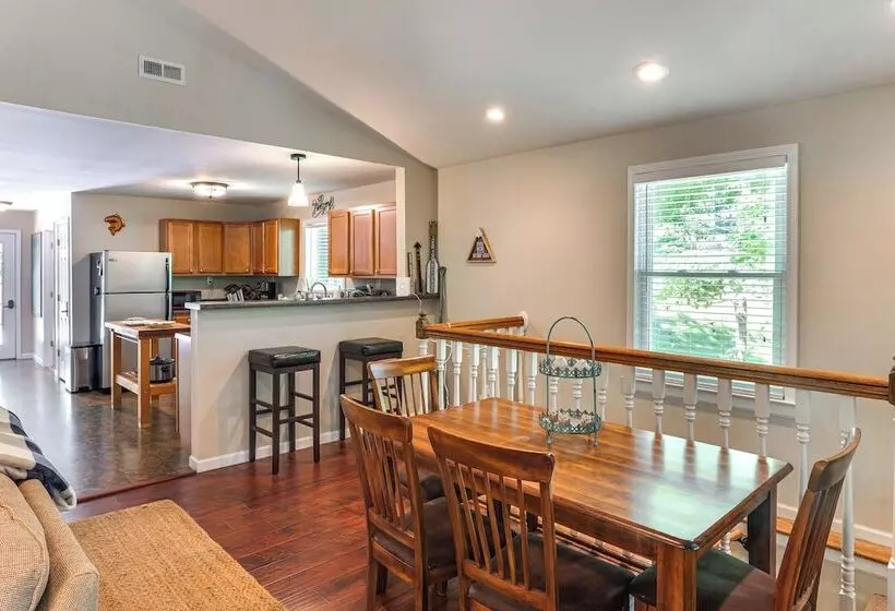 Riverfront Cottage Near Rock Island State Park