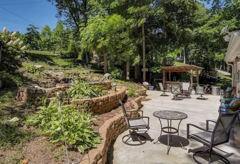 Riverfront Cottage Near Rock Island State Park