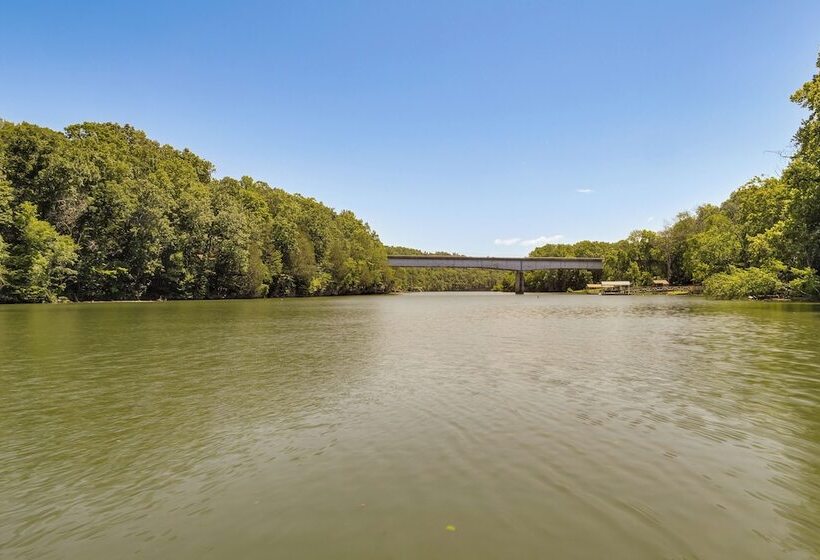 Riverfront Cottage Near Rock Island State Park