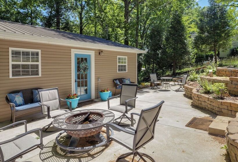 Riverfront Cottage Near Rock Island State Park