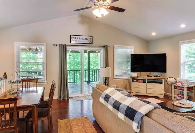 Riverfront Cottage Near Rock Island State Park