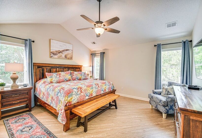 Spacious Outer Banks Home Golf & Beach Access!