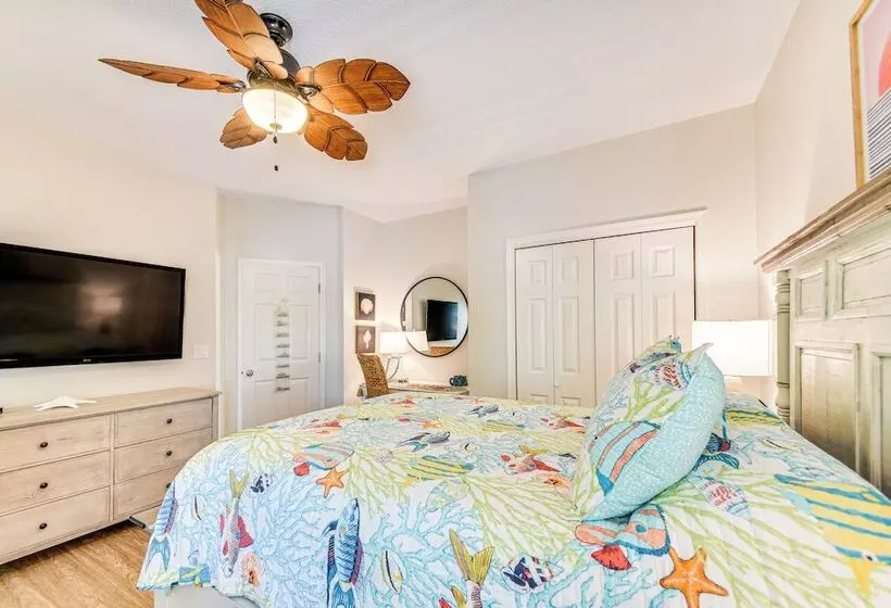 Spacious Outer Banks Home   Golf & Beach Access!