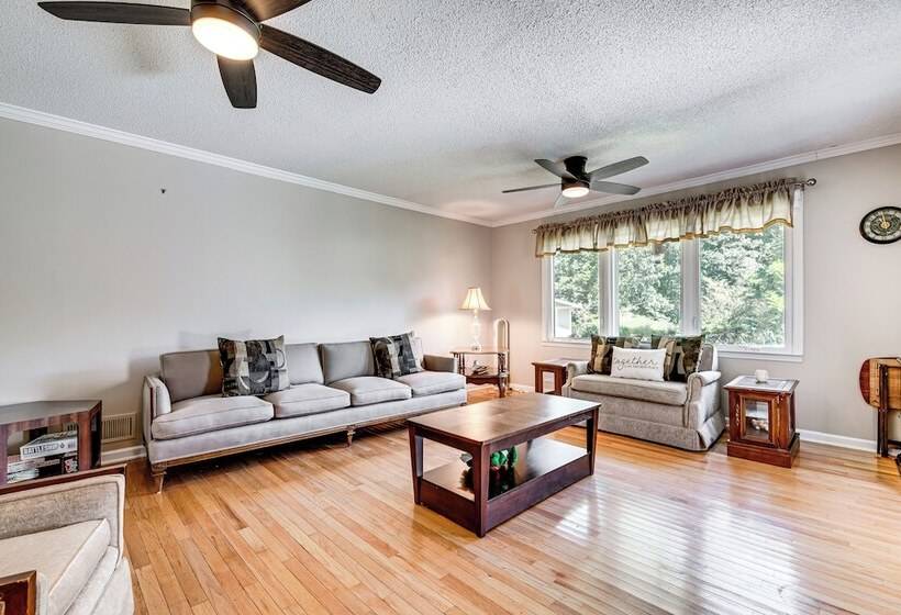 Stonecrest Family Home: Close To Panola Mountain!