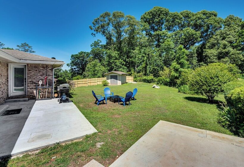 Stonecrest Family Home: Close To Panola Mountain!