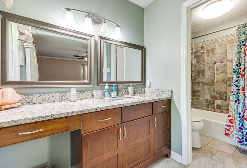 Stonecrest Family Home: Close To Panola Mountain!