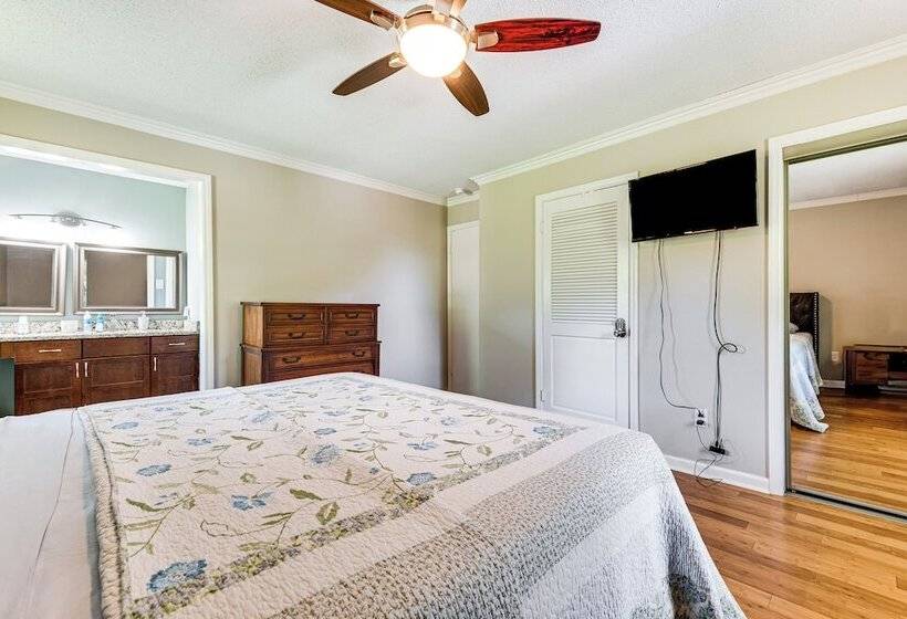 Stonecrest Family Home: Close To Panola Mountain!