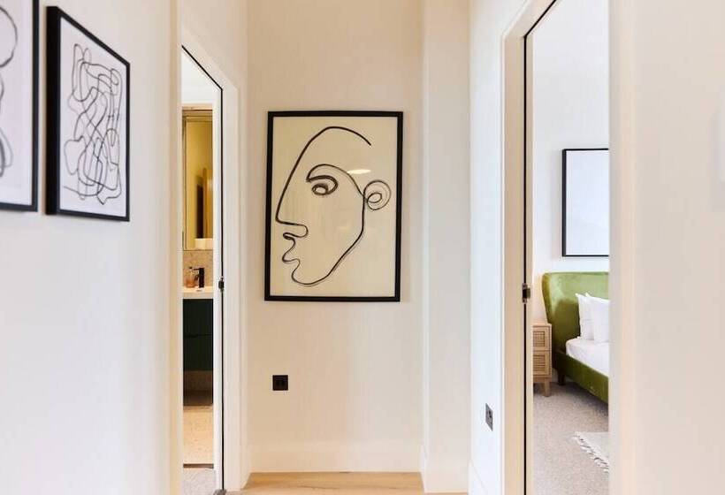 The Woodford Paradise Homely 2bdr House With Terrace