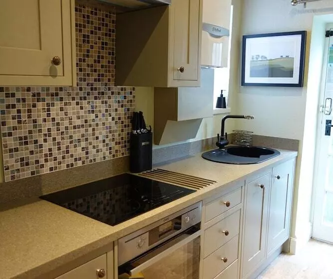 Traditional 2 Bed Cottage In Eyam Hope Valley